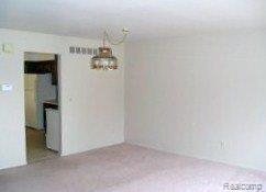 688 Tennyson Rochester, MI 48307 - Photo 4 of 11 Dining Area