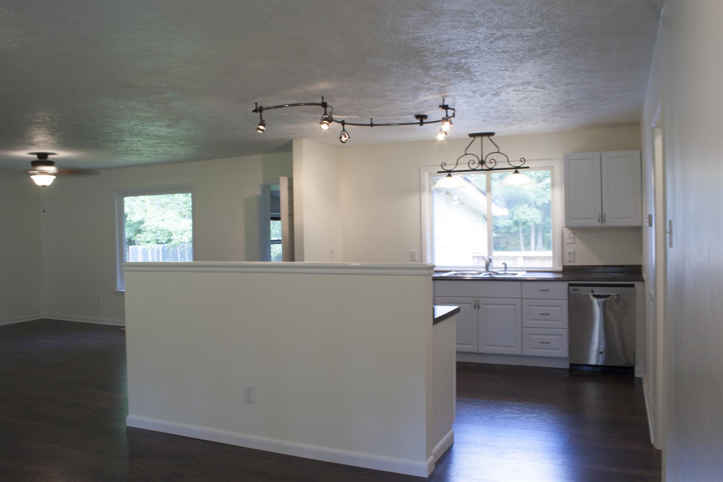 140 Willow Oak Road Manchester, TN 37355 - Photo 4 of 15 Gallery Image 4