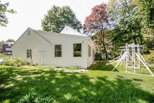 8 Marchant Road Winchester, MA 01890 - Photo 14 of 19 Gallery Image 14