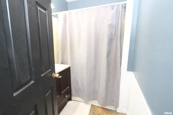 $135,000 | 621 6th Street, Camanche, IA 52730