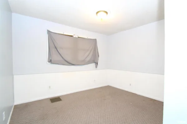 $135,000 | 621 6th Street, Camanche, IA 52730