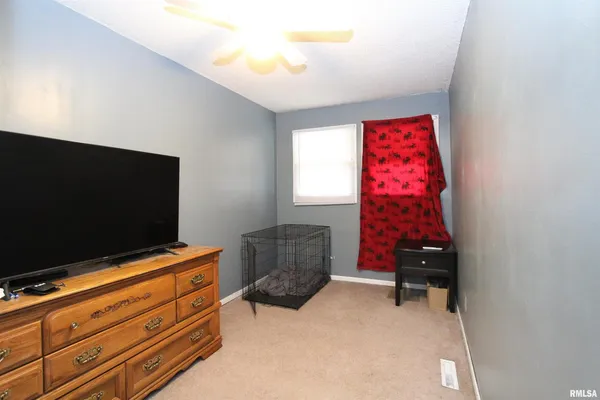$135,000 | 621 6th Street, Camanche, IA 52730
