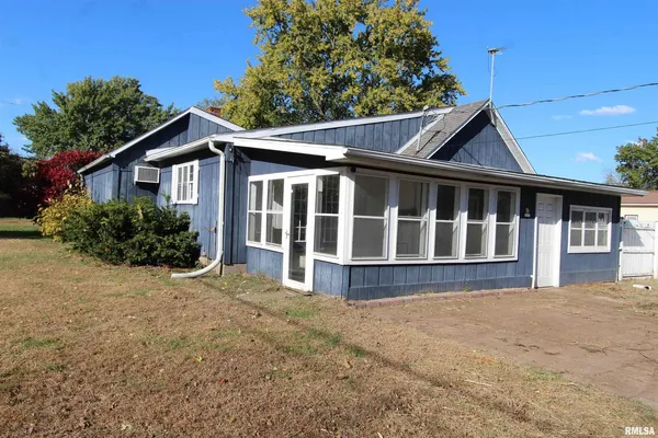 $135,000 | 621 6th Street, Camanche, IA 52730