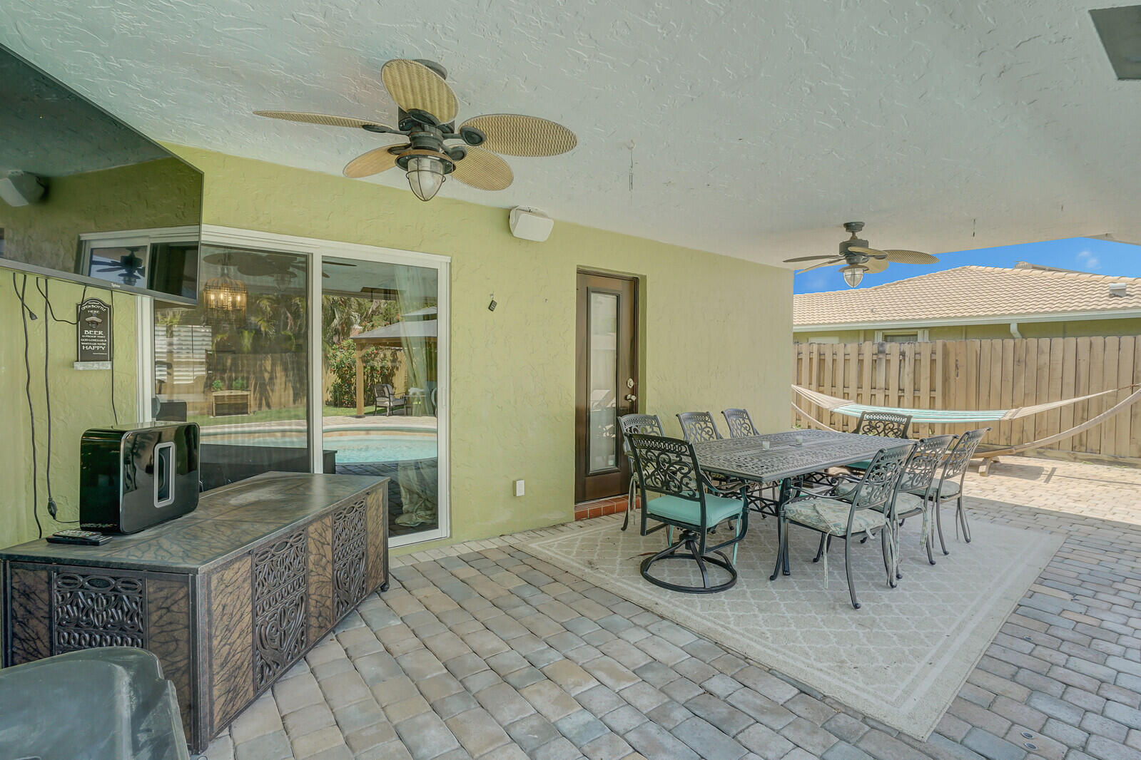 55 Southwest 15th Avenue Boca Raton, FL 33486 - Photo 29 of 39 Covered patio