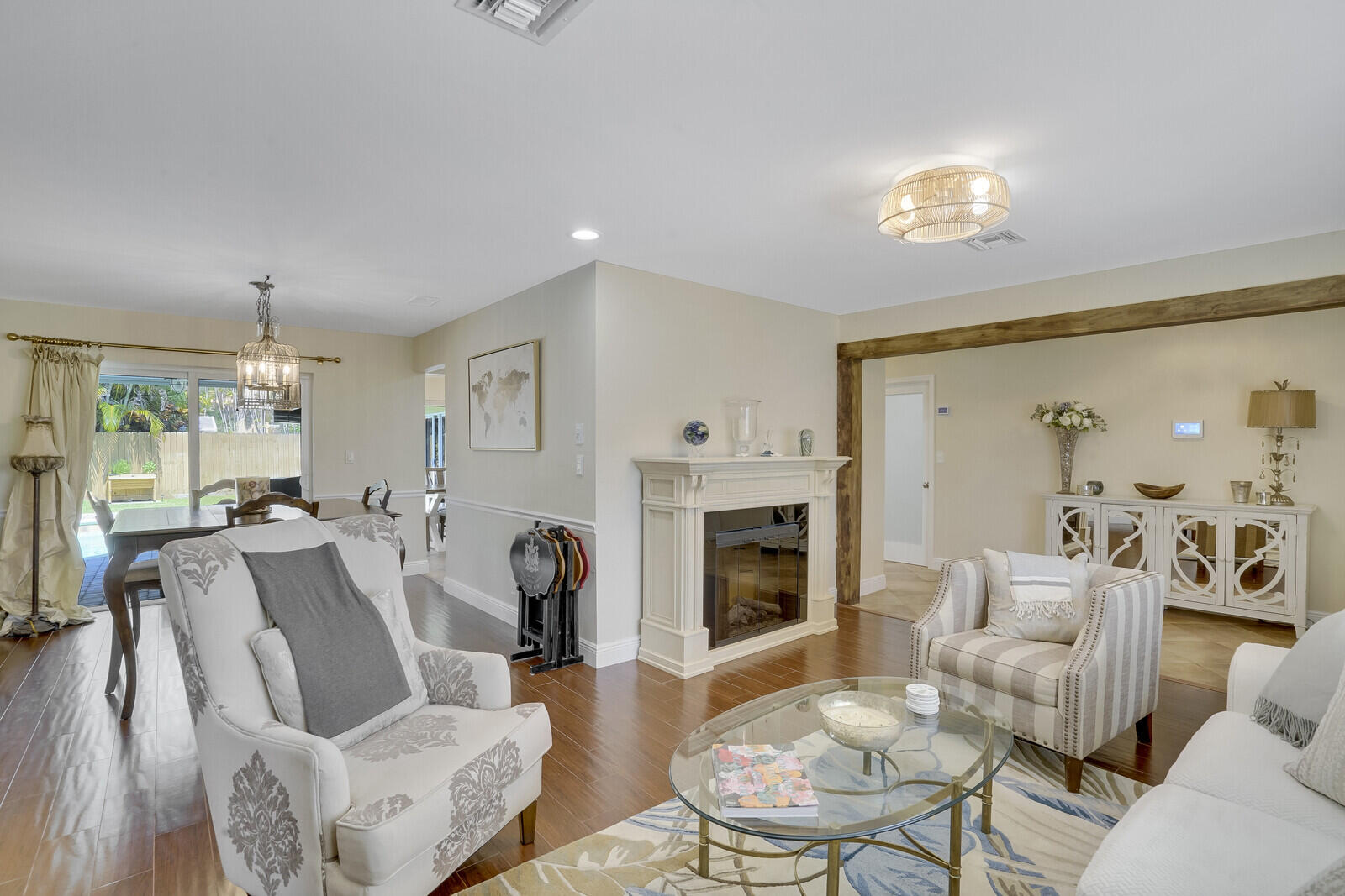 55 Southwest 15th Avenue Boca Raton, FL 33486 - Photo 6 of 39 Living Room