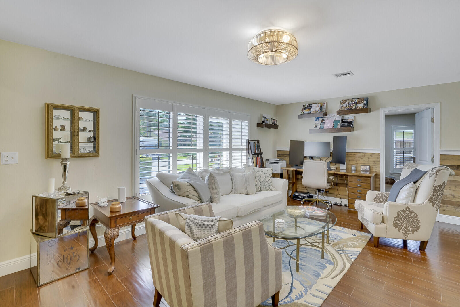 55 Southwest 15th Avenue Boca Raton, FL 33486 - Photo 7 of 39 Light & Bright