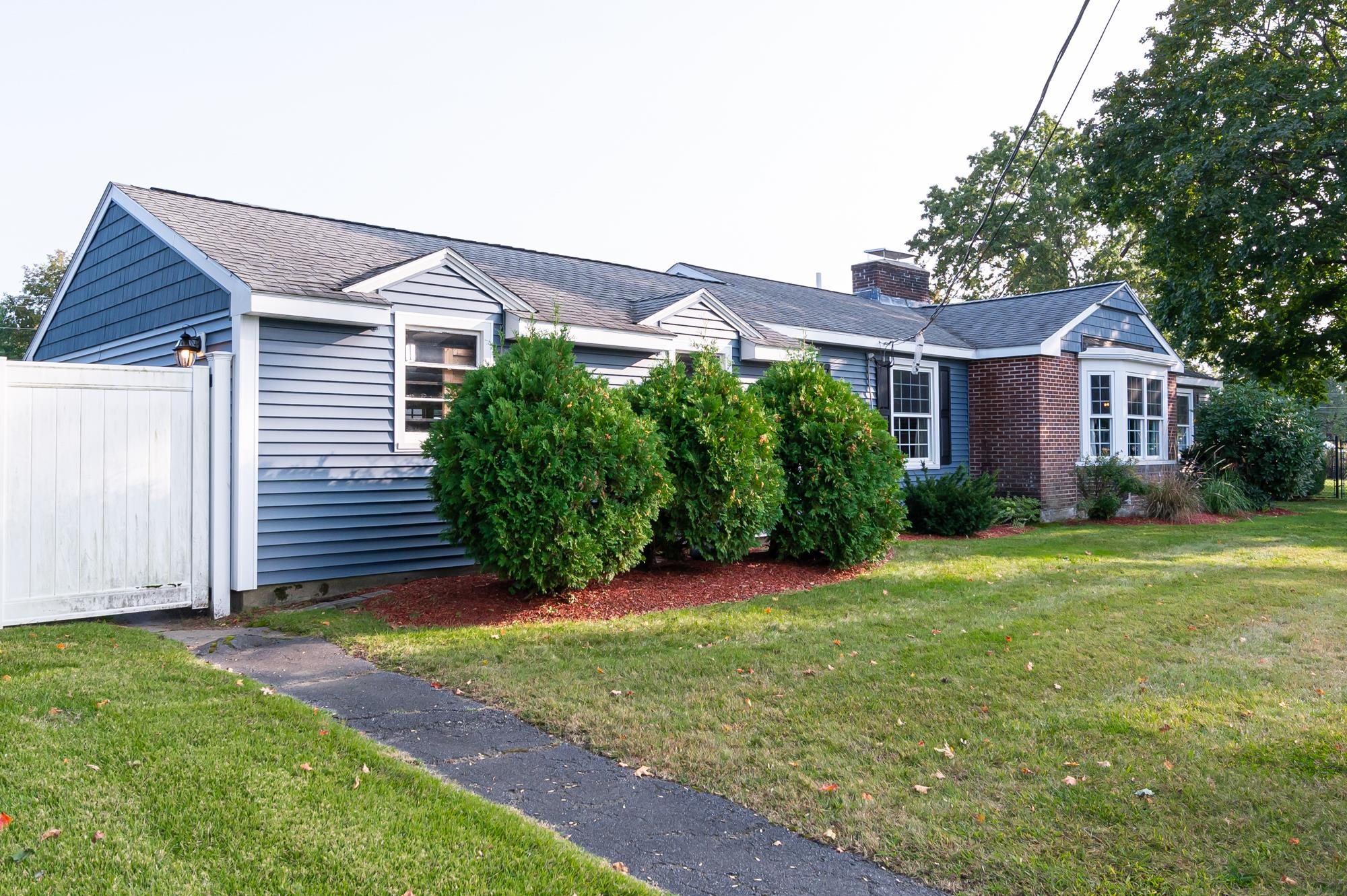 52 East Dunstable Road Nashua, NH 03060 - Photo 2 of 39