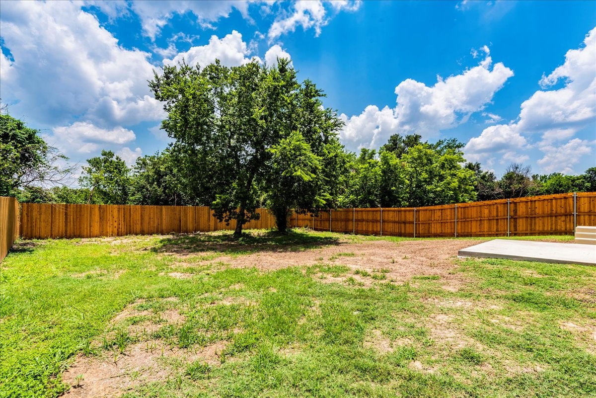 525 South Main Street Kyle, TX 78640 - Photo 22 of 25 Large back yard