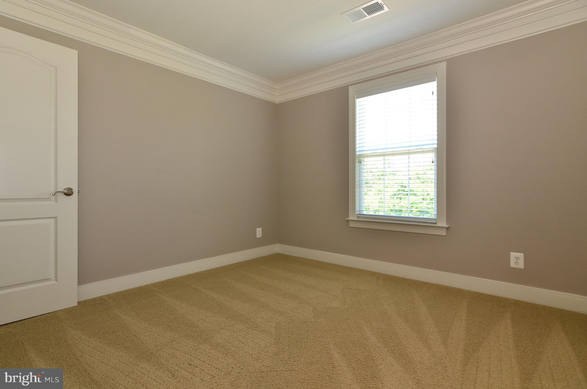 5785 Hunting Creek Road Alexandria, VA 22303 - Photo 20 of 28 Nicely sized bedrooms