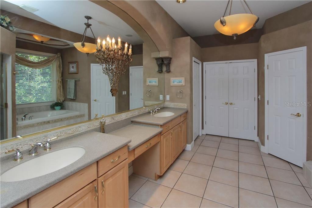 17905 Crawley Road Odessa, FL 33556 - Photo 12 of 25 Gallery Image 12