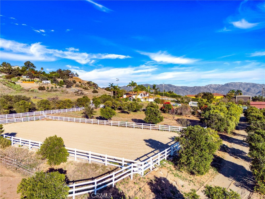 334 Rainbow Crest Road Fallbrook, CA 92028 - Photo 7 of 42 a view of a city with an ocean
