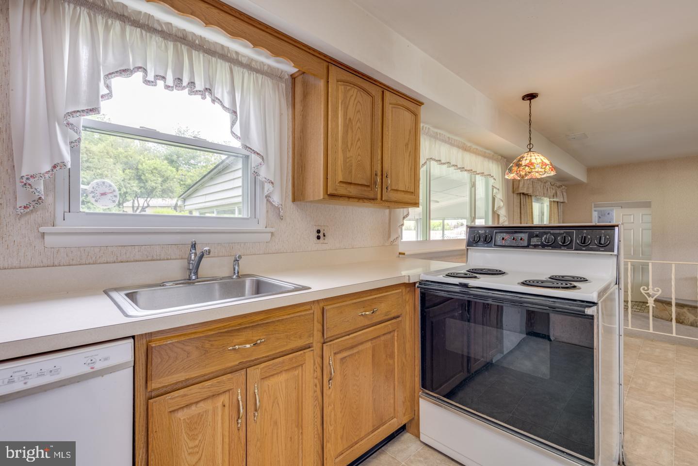 7 Navy Drive Delran, NJ 08075 - Photo 12 of 36 Kitchen