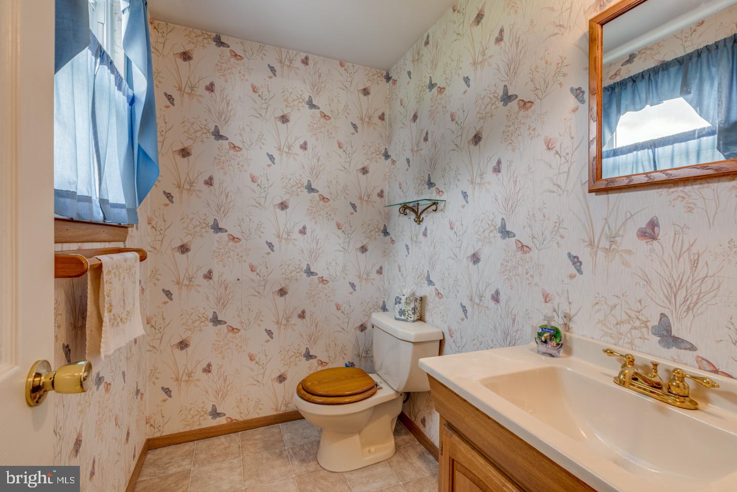 7 Navy Drive Delran, NJ 08075 - Photo 19 of 36 Powder Room
