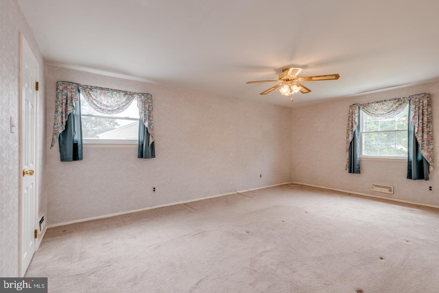 7 Navy Drive Delran, NJ 08075 - Photo 22 of 36 Primary Bedroom with walk-in closet