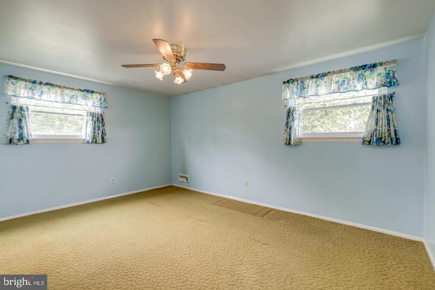 7 Navy Drive Delran, NJ 08075 - Photo 30 of 36 Bedroom 4, hardwood under carpet