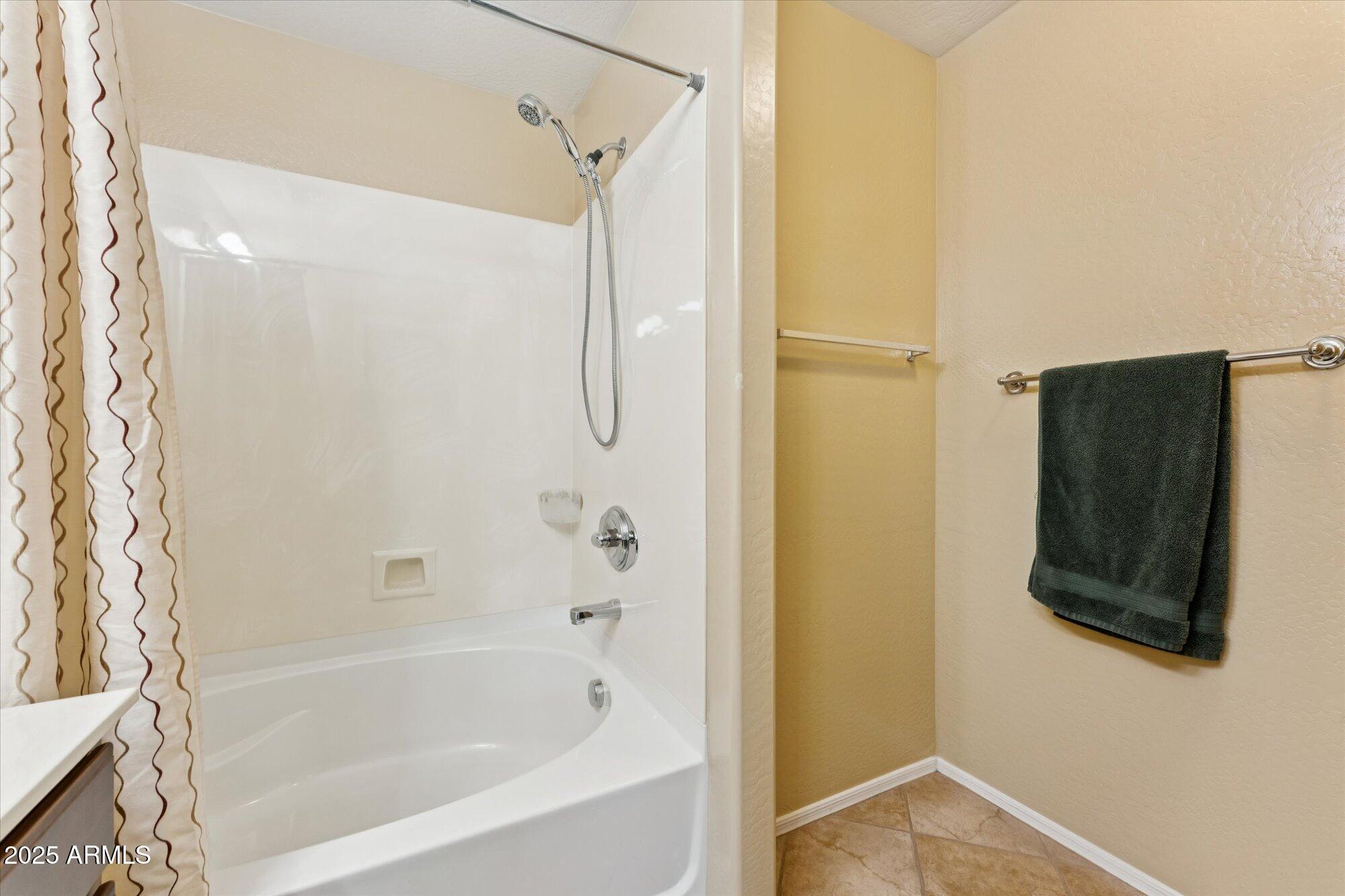 1458 North 80th Lane Phoenix, AZ 85043 - Photo 21 of 36 Full bath