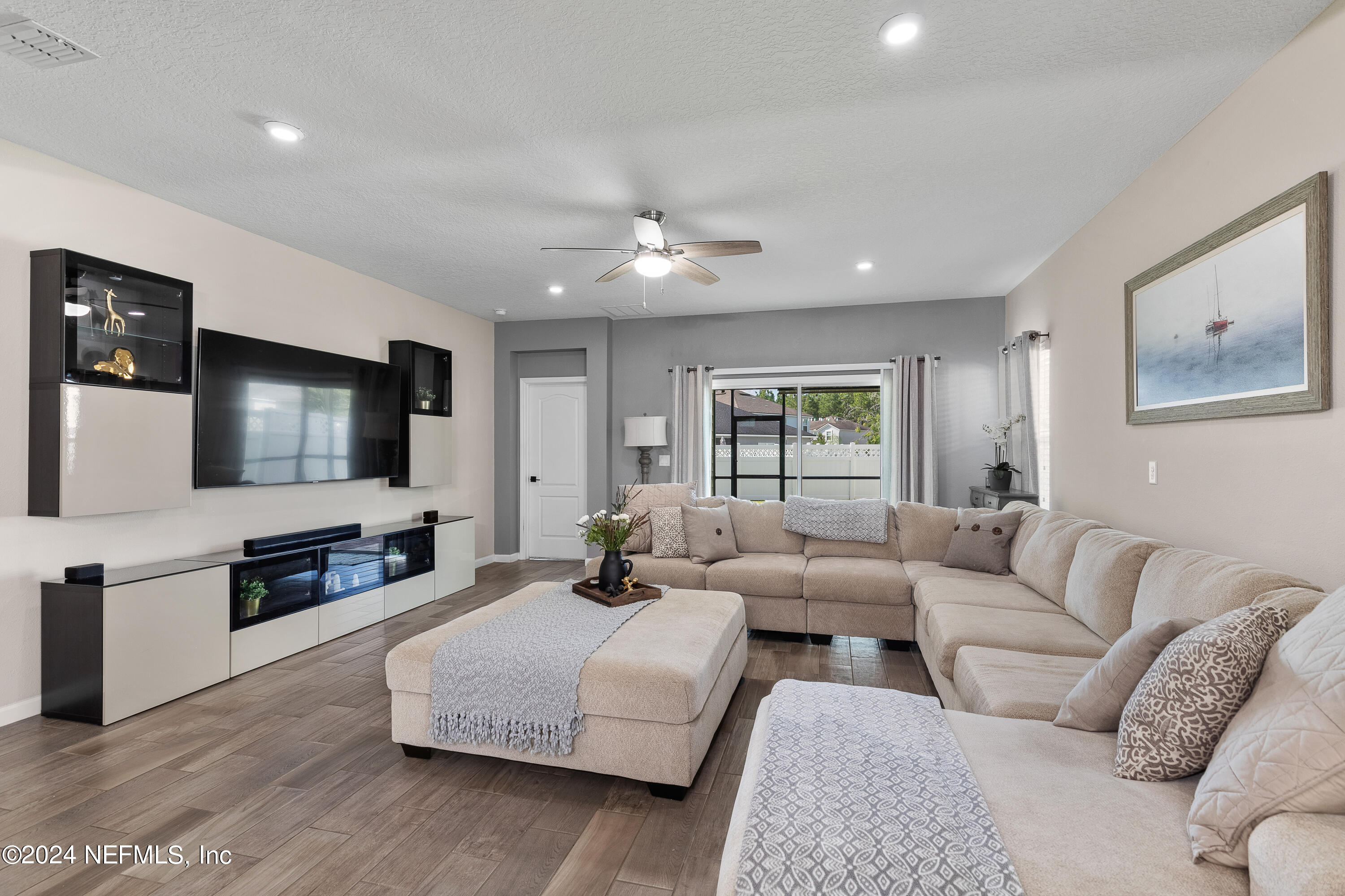 3862 Arbor Mill Circle Orange Park, FL 32065 - Photo 23 of 53 Living Room