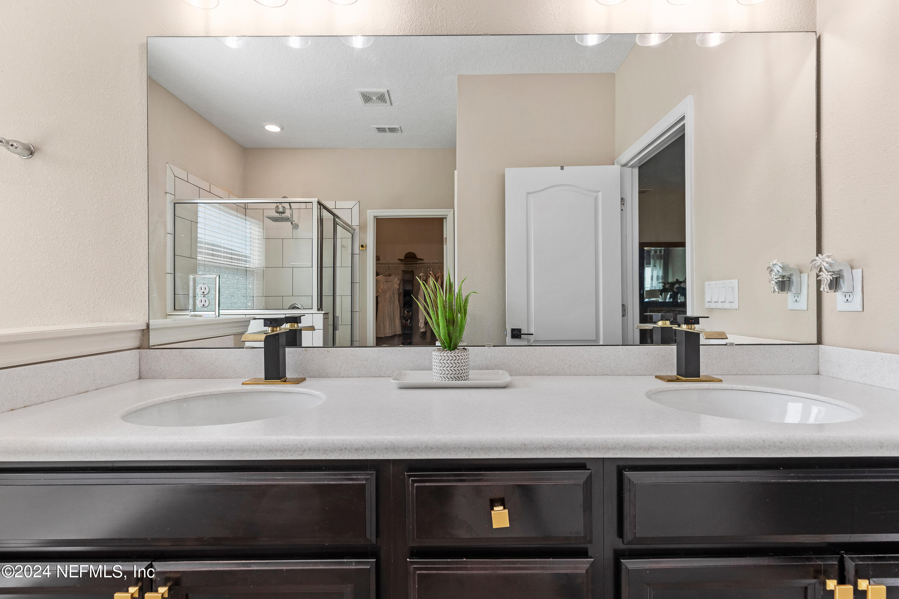 3862 Arbor Mill Circle Orange Park, FL 32065 - Photo 35 of 53 Primary Bathroom