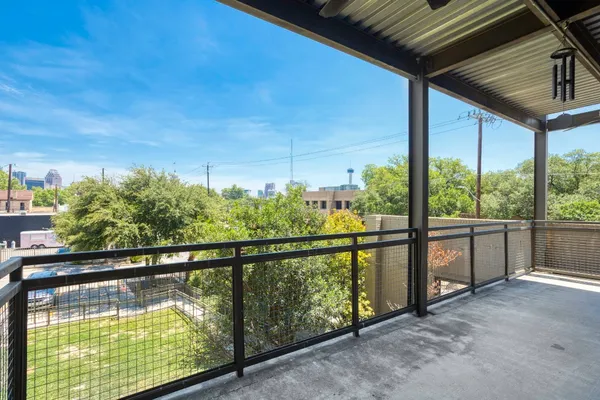 $2,500 | 831 South Flores Street, Unit 2201, San Antonio, TX 78204