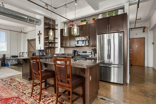 $2,500 | 831 South Flores Street, Unit 2201, San Antonio, TX 78204