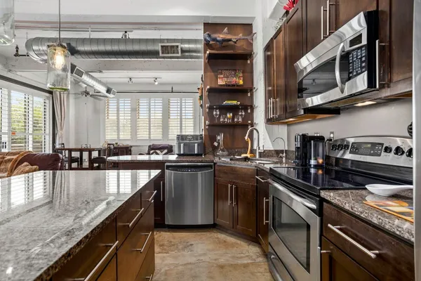 $2,500 | 831 South Flores Street, Unit 2201, San Antonio, TX 78204