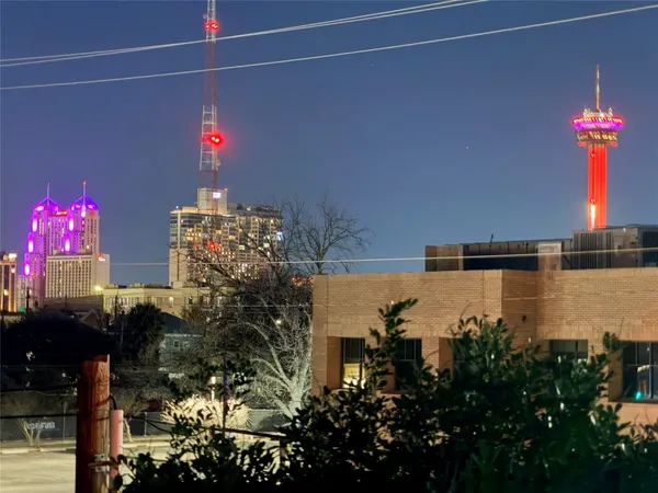 $2,500 | 831 South Flores Street, Unit 2201, San Antonio, TX 78204