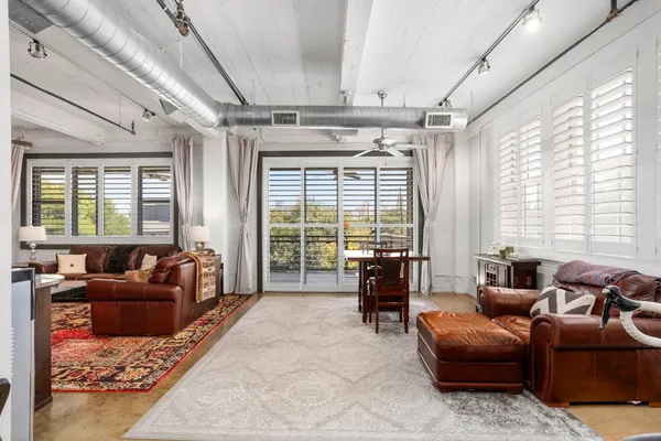 $2,500 | 831 South Flores Street, Unit 2201, San Antonio, TX 78204