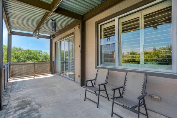 $2,500 | 831 South Flores Street, Unit 2201, San Antonio, TX 78204