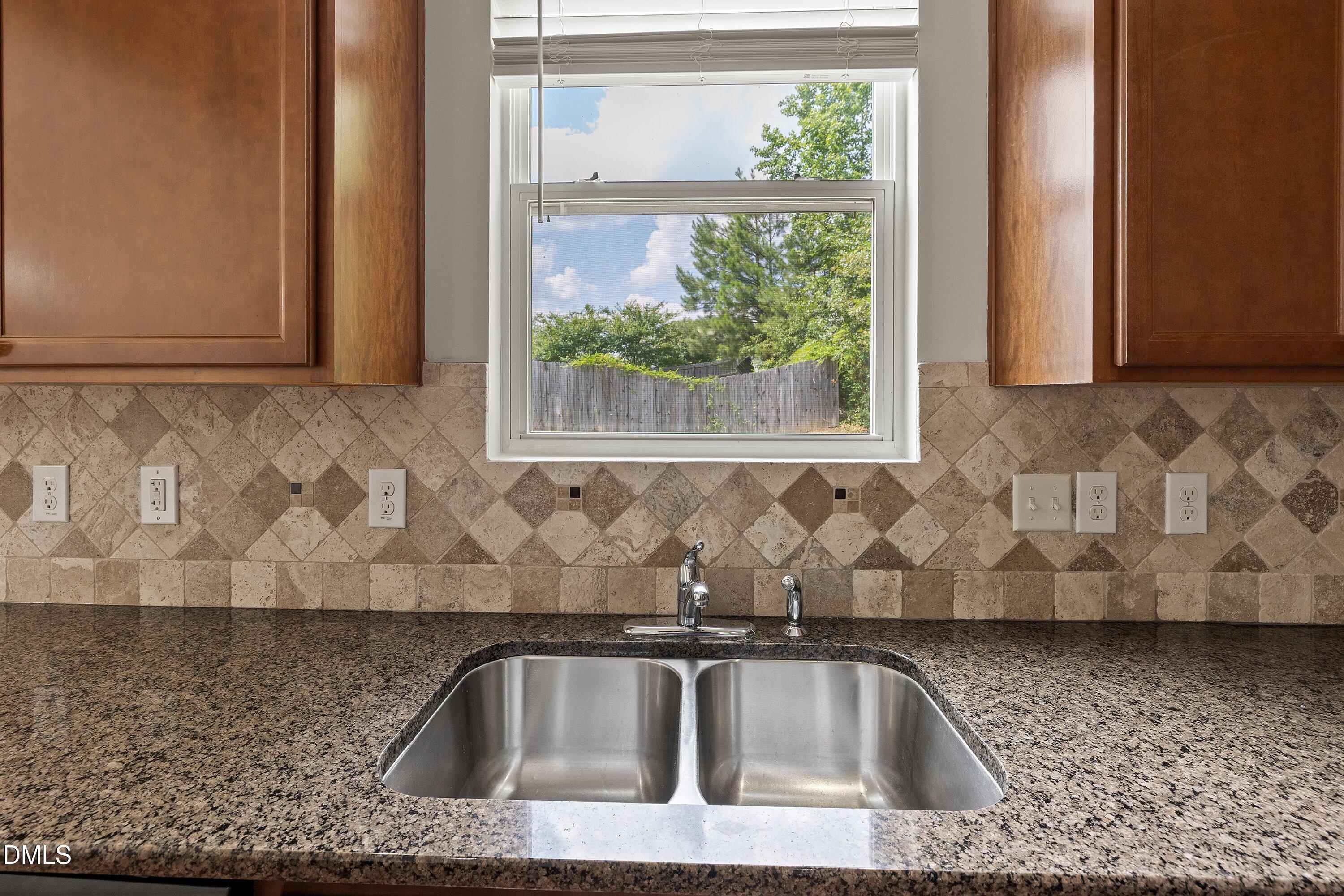 103 Thorngate Road Durham, NC 27703 - Photo 17 of 50 21-103 Thorngate Rd_7342