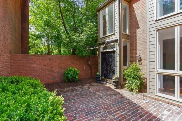 $450,000 | 49 Willow Glen Northeast, Atlanta, GA 30342