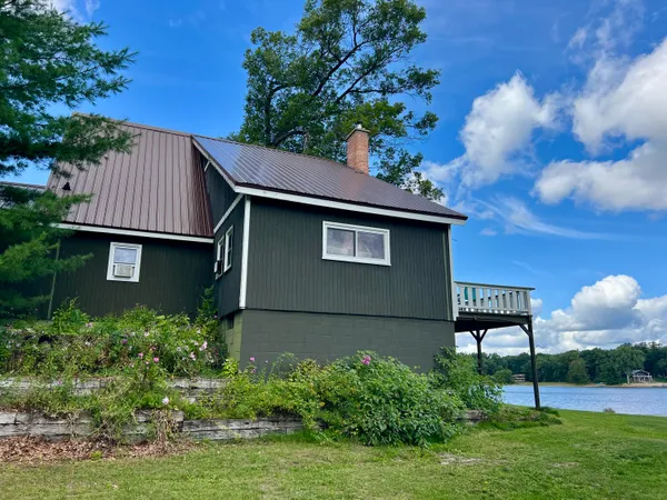 $319,000 | 7832 Highway 10, Branch, MI 49402