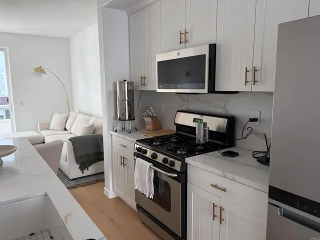 $5,000 | 815 Harbor Cliff Way, Unit 239, Oceanside, CA 92054