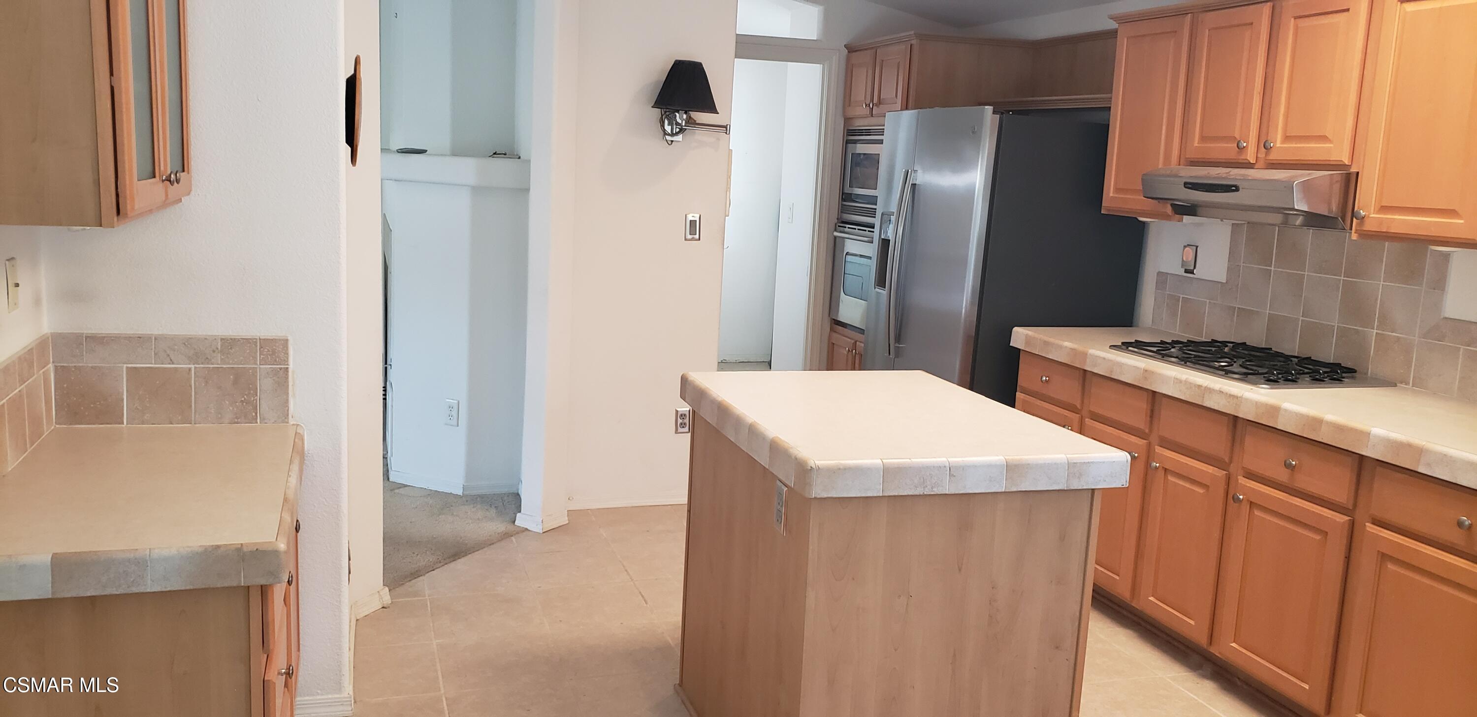 195 Tierra Rejada Road, Unit 200 Simi Valley, CA 93065 - Photo 11 of 27 20250811_121702