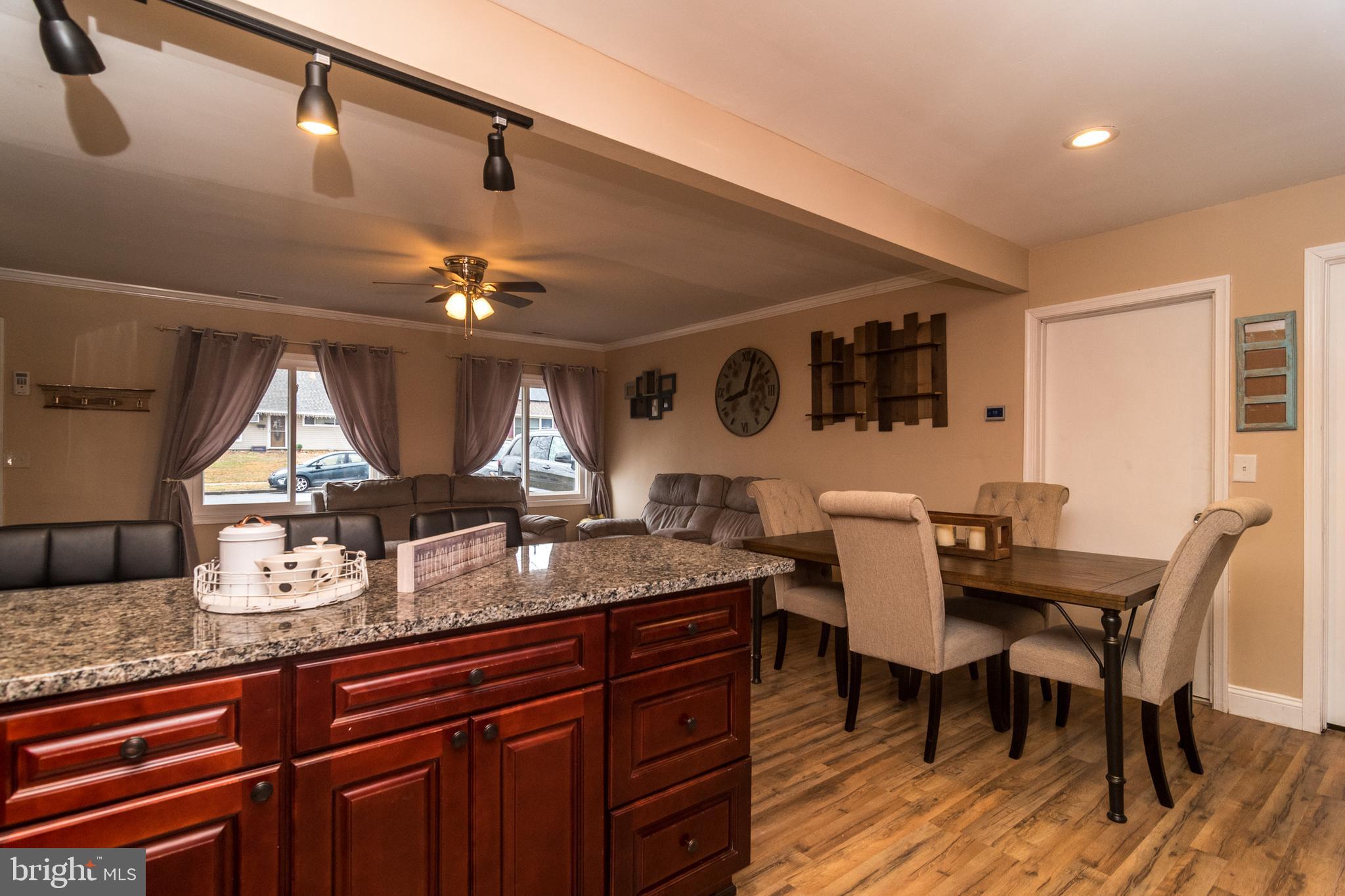 20 Violet Road Levittown, PA 19057 - Photo 11 of 41 Kitchen