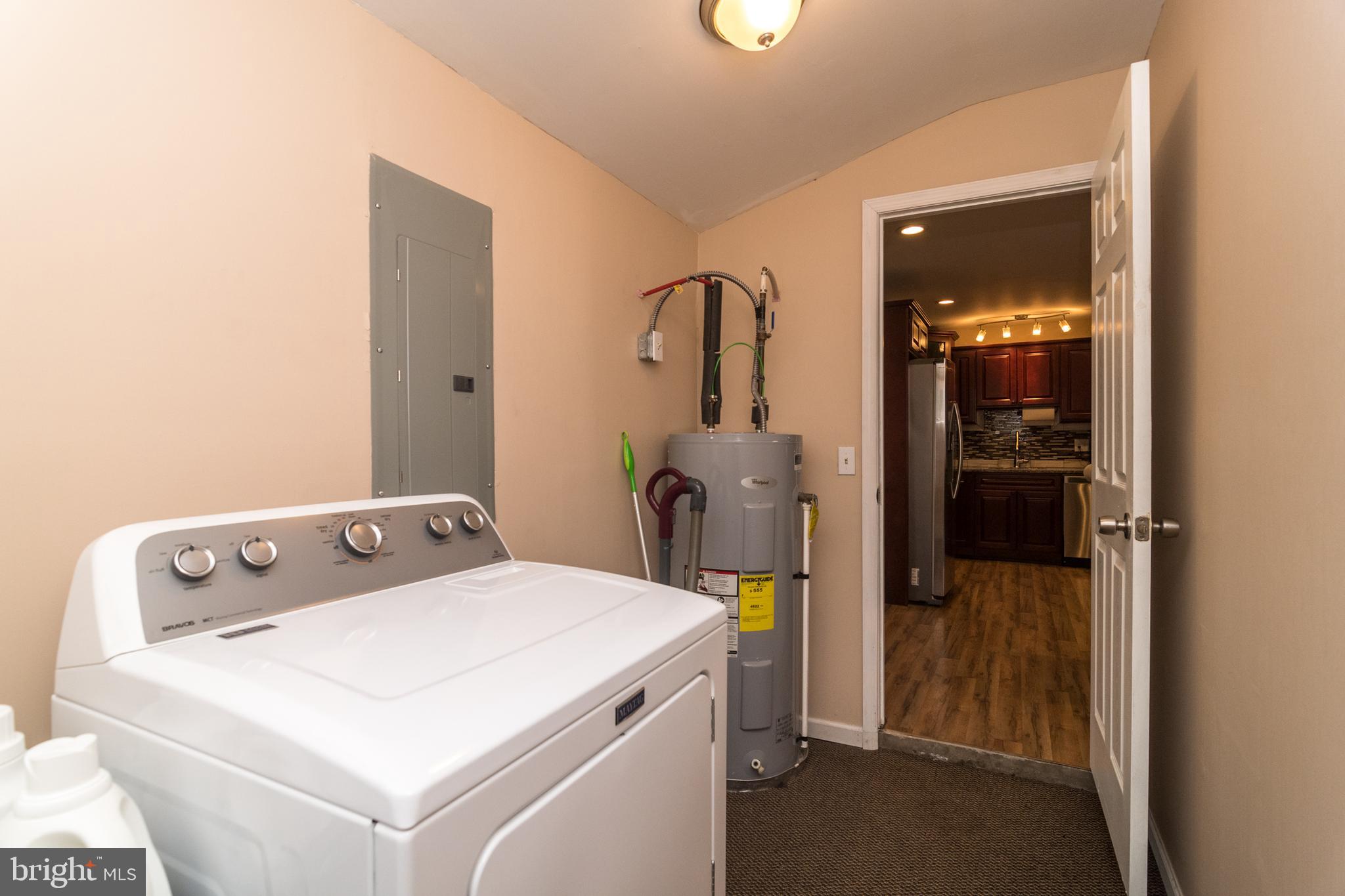 20 Violet Road Levittown, PA 19057 - Photo 14 of 41 Laundry room