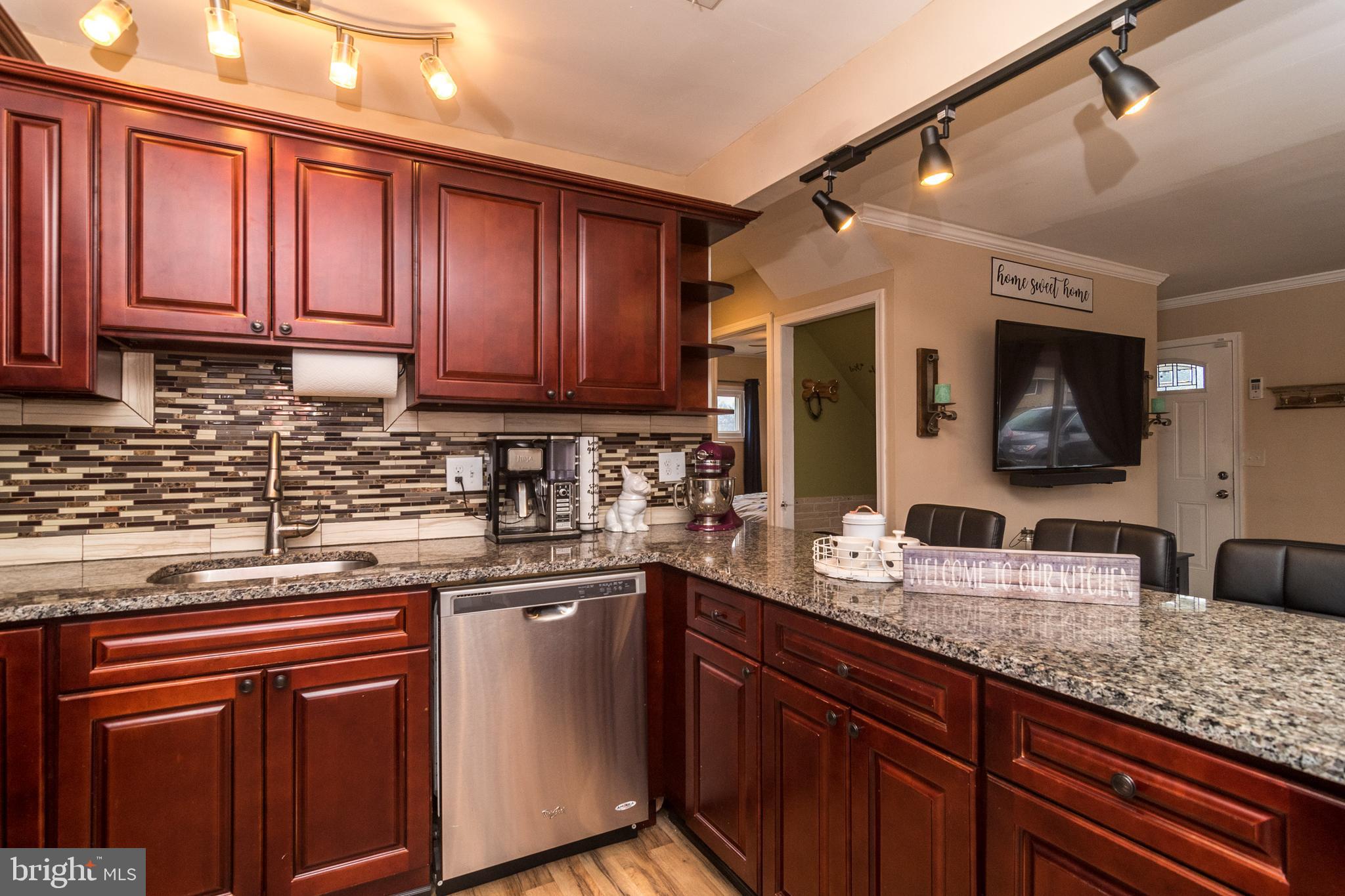 20 Violet Road Levittown, PA 19057 - Photo 15 of 41 Kitchen