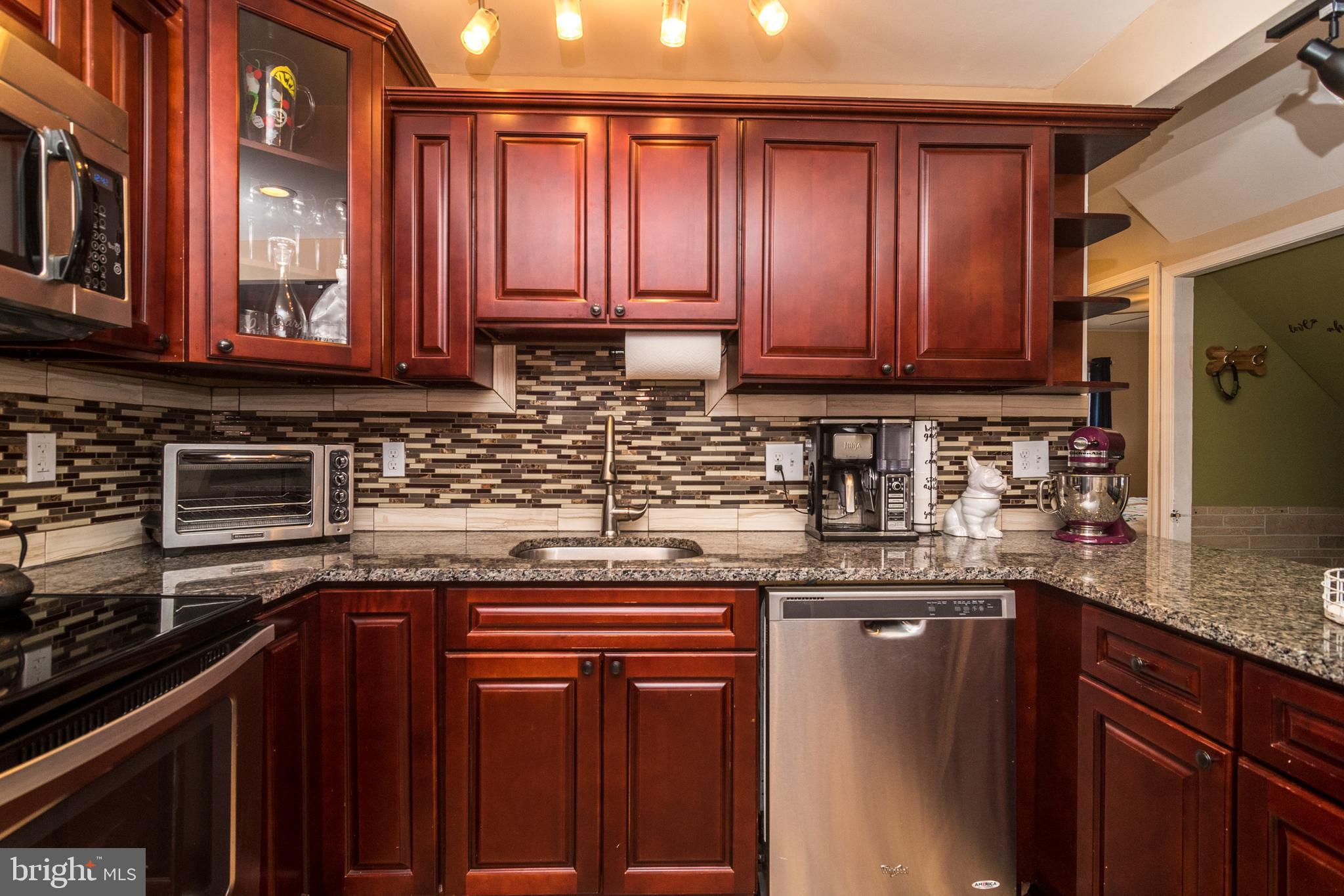 20 Violet Road Levittown, PA 19057 - Photo 5 of 41 Kitchen