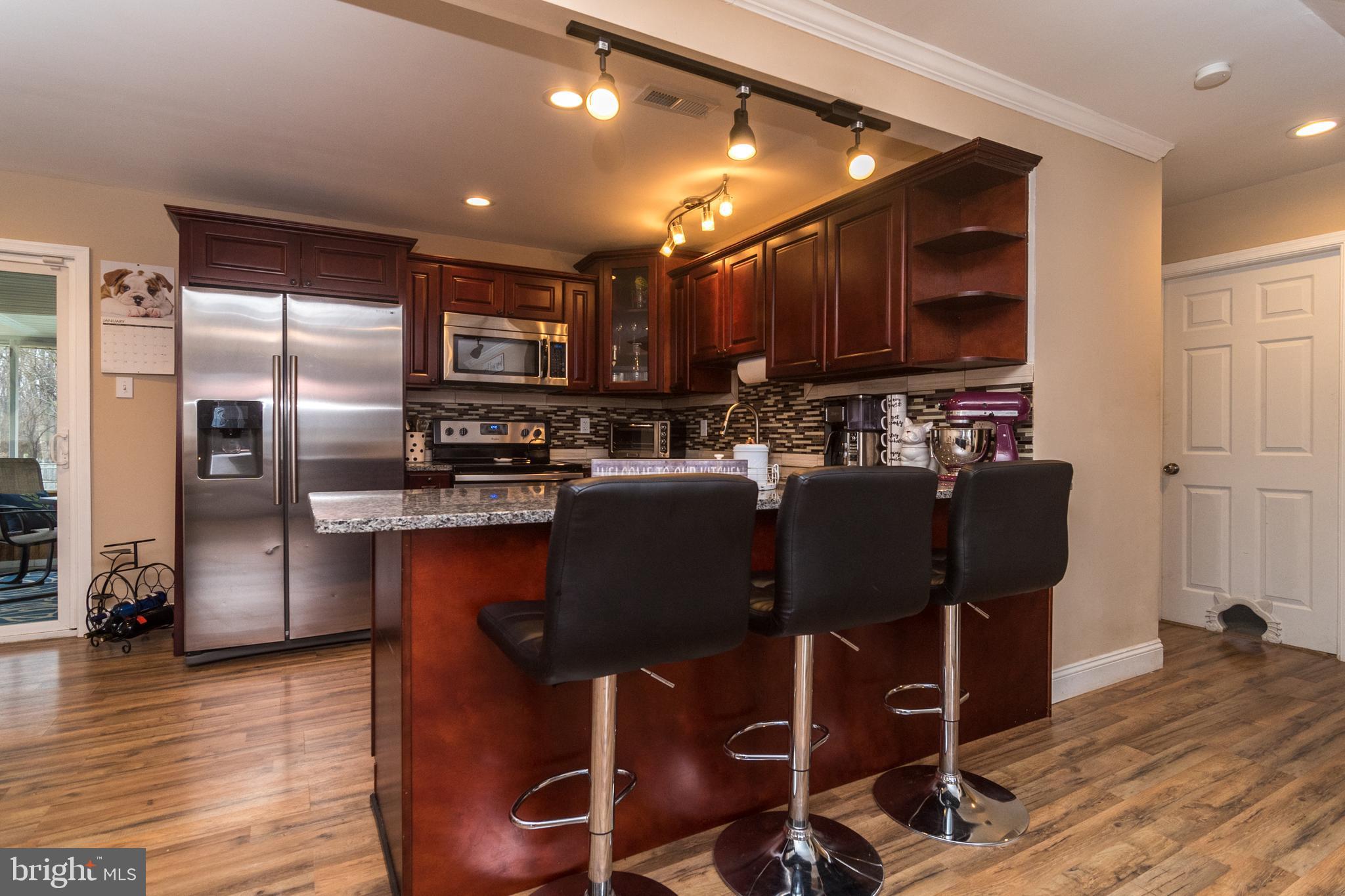 20 Violet Road Levittown, PA 19057 - Photo 9 of 41 Kitchen