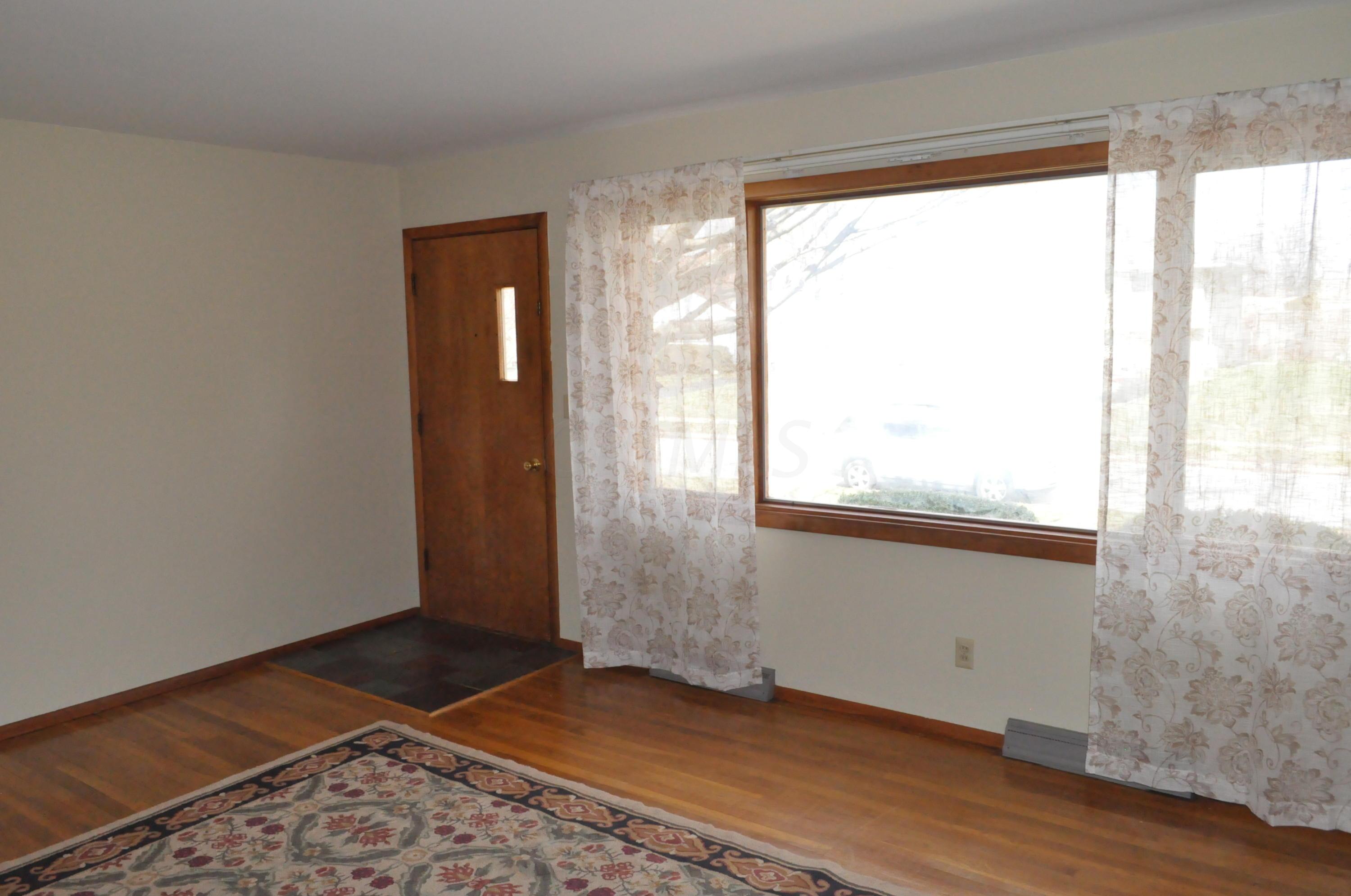 1321 Bryson Road Columbus, OH 43224 - Photo 3 of 27 Gallery Image 3