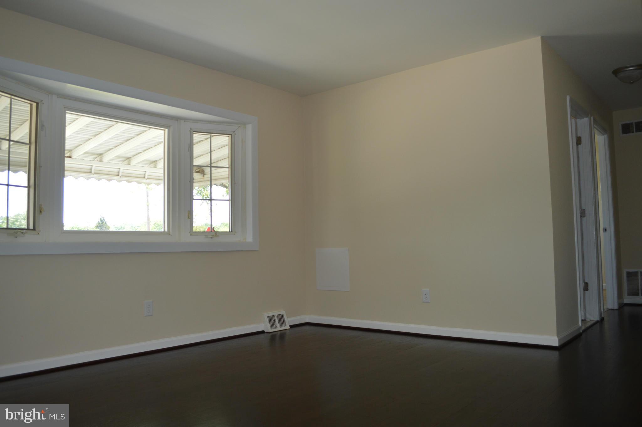 7842 Shellye Road Glen Burnie, MD 21060 - Photo 3 of 20 Living Room