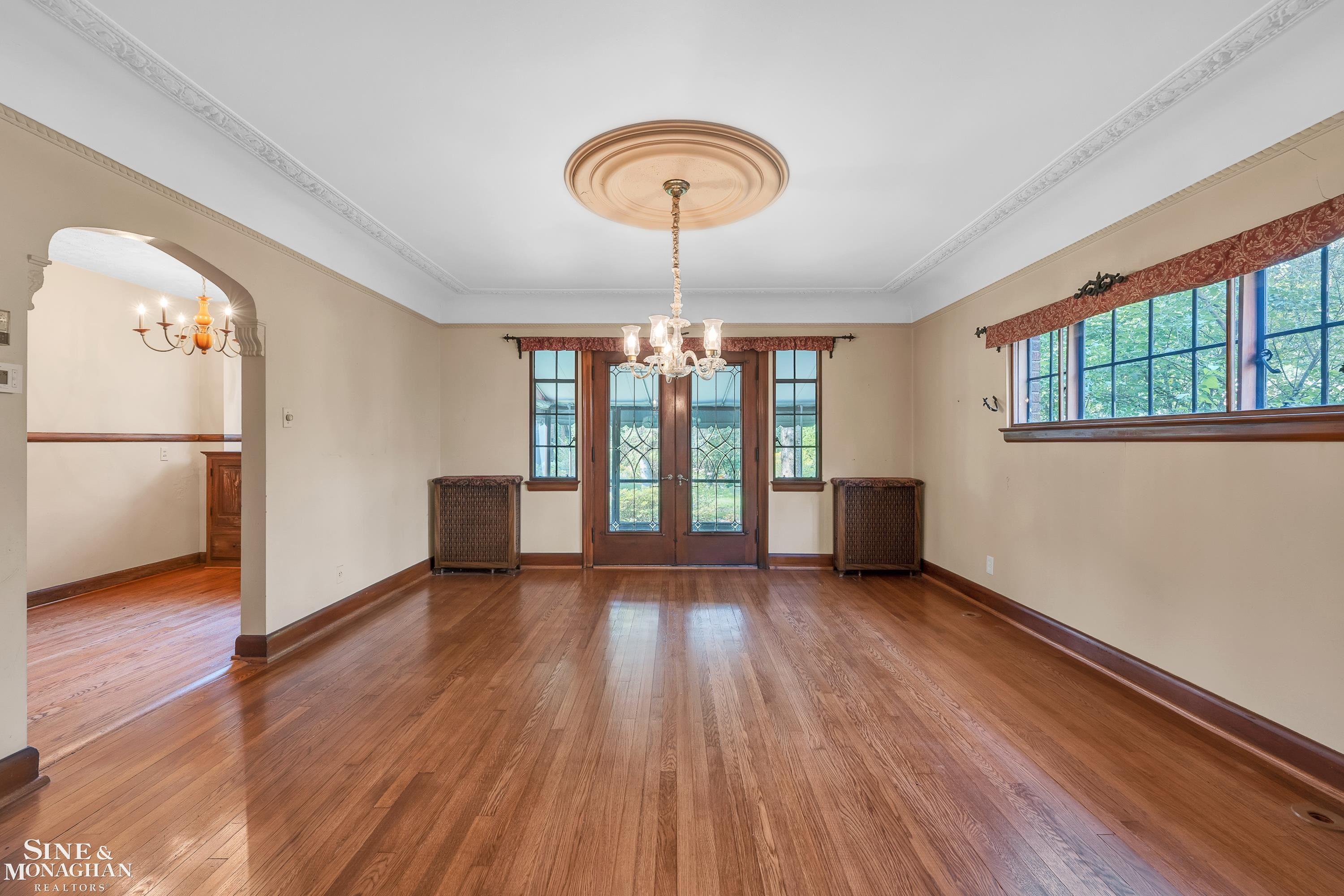 1363 Yorkshire Road Grosse Pointe, MI 48230 - Photo 19 of 67 50154348-32fc0d33-78b0-4086-8952-0251f0ec66b7.JPG