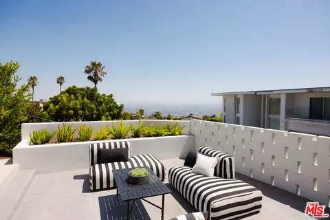 a view of entryway and hall