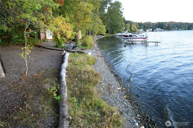 $499,000 | 35753001 East Lake Sammamish Parkway, Sammamish, WA 98074