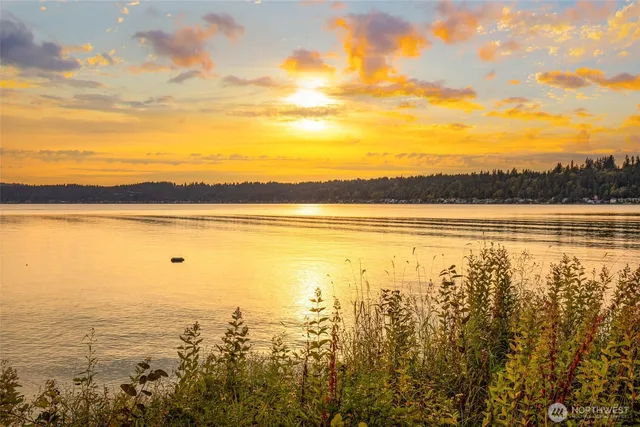 $499,000 | 35753001 East Lake Sammamish Parkway, Sammamish, WA 98074