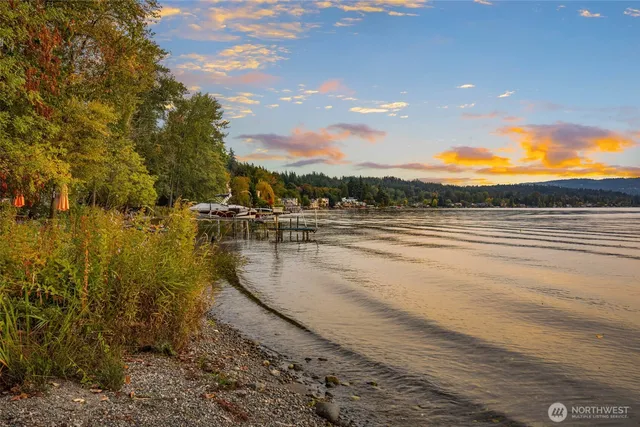 $499,000 | 35753001 East Lake Sammamish Parkway, Sammamish, WA 98074