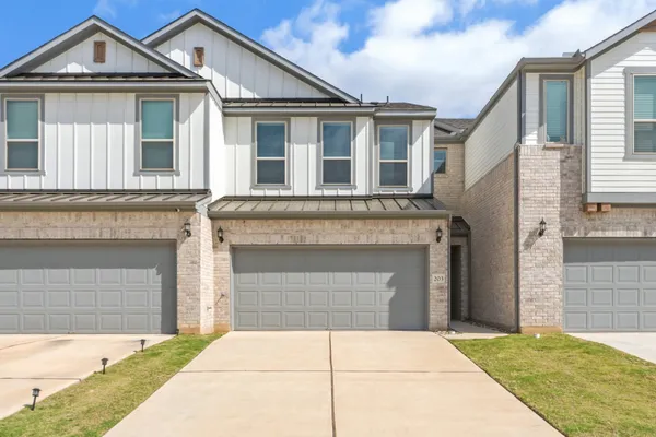 $2,000 | 2725 Woodall Drive, Unit 203, Cedar Park, TX 78613