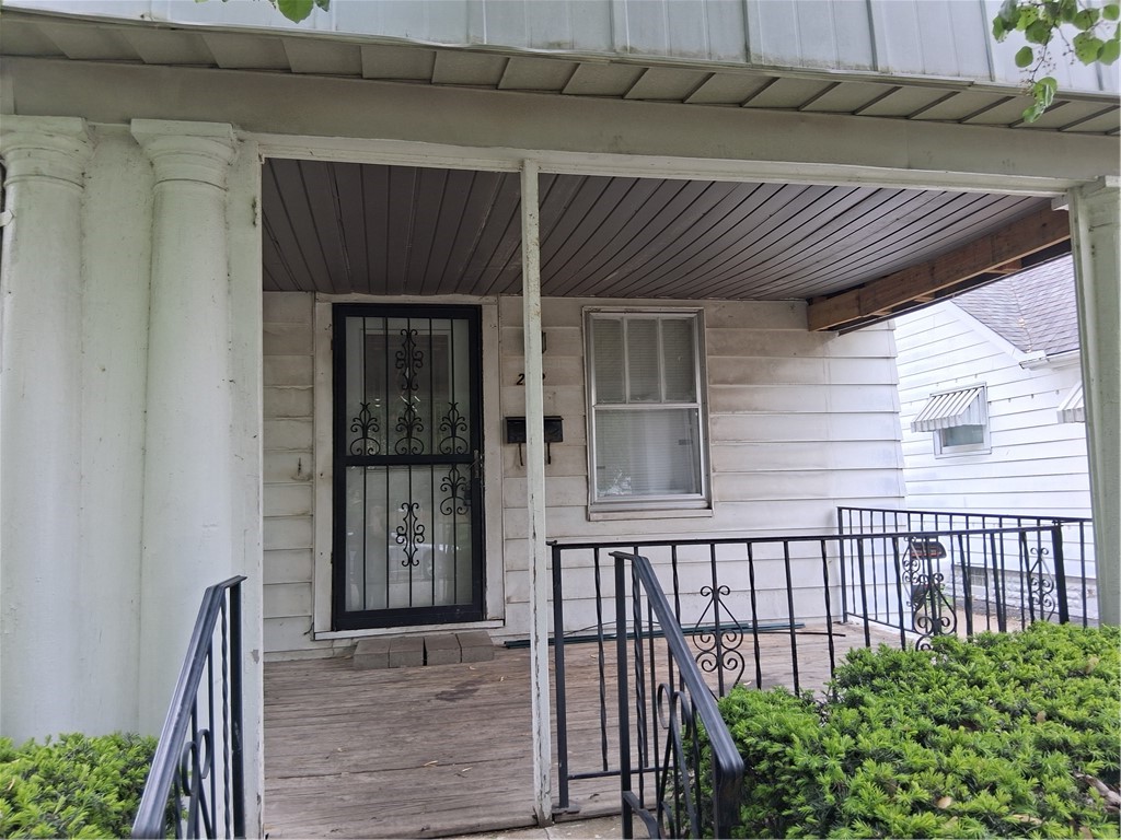 2112 East Clay Street Decatur, IL 62521 - Photo 2 of 3