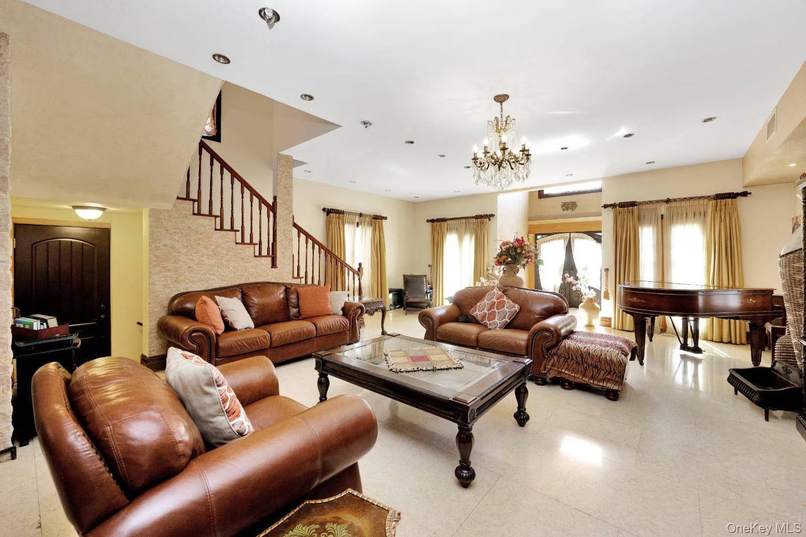 186-31 Radnor Road Queens, NY 11432 - Photo 4 of 28