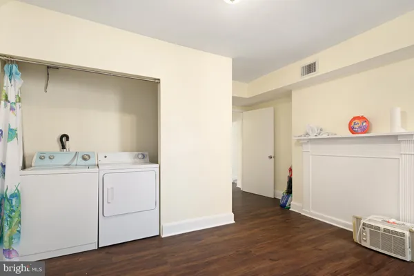 $2,400 | 252 South Street, Unit 2, Philadelphia, PA 19147