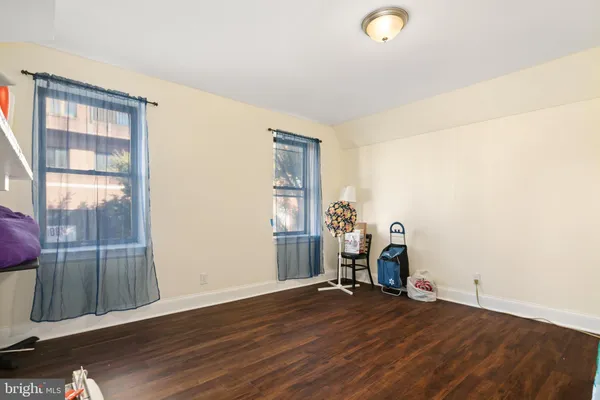 $2,400 | 252 South Street, Unit 2, Philadelphia, PA 19147